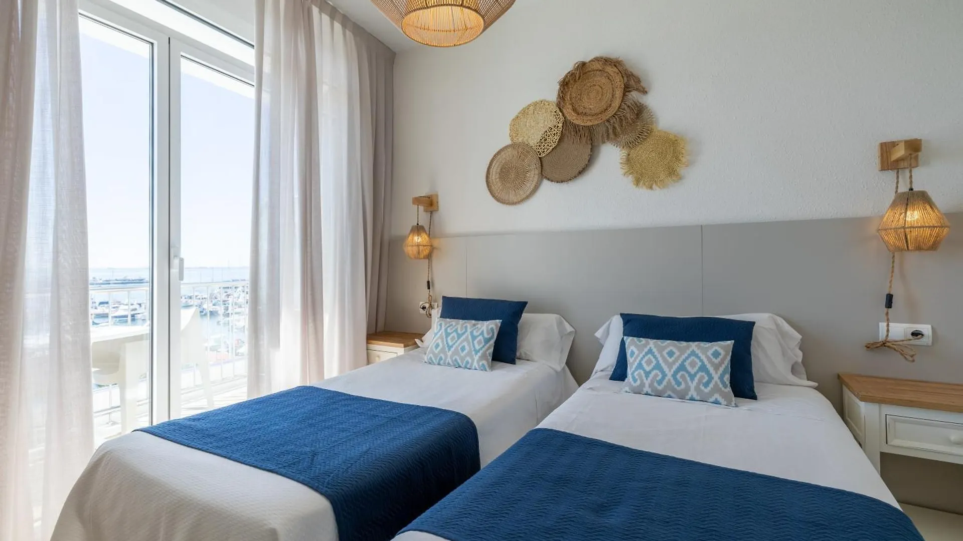 Hotel Ampolla Sol Амполья